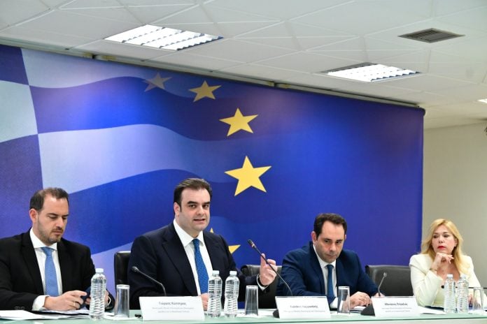 Live: Η εξειδίκευση των μέτρων στήριξης