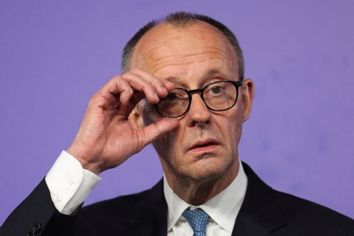 Μερτς: Μην είστε τόσο τεμπέληδες – Ποια στοιχεία επικαλείται