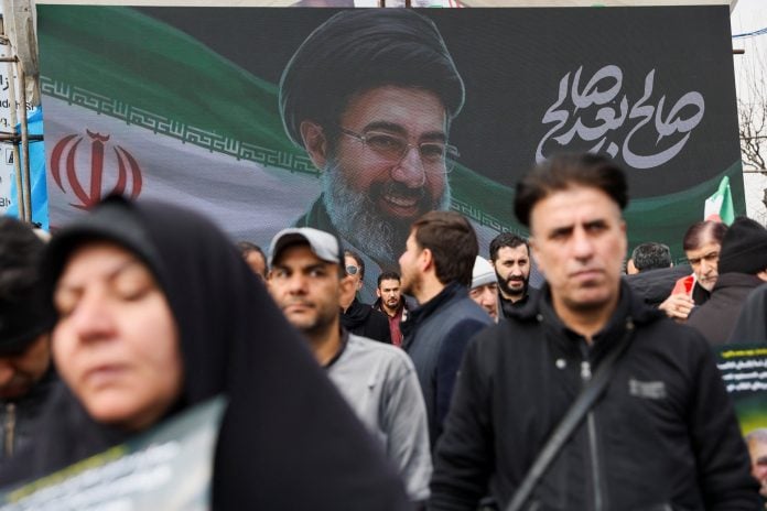 Μοτζταμπά Χαμενεΐ: Πώς «έχτισε» από τις σκιές μια παγκόσμια αυτοκρατορία ακινήτων