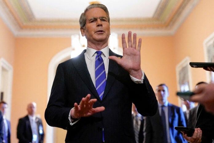 Μπέσεντ κατά Πάουελ: Η ρητορική της Fed δείχνει ότι έχει «κολλήσει στο παρελθόν»