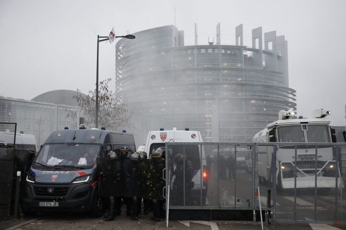 Μπορεί η Κομισιόν να παρακάμψει το Ευρωκοινοβούλιο και να εφαρμόσει τη Mercosur;