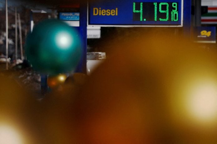 Οι ΗΠΑ εξετάζουν την απελευθέρωση των στρατηγικών τους αποθεμάτων πετρελαίου