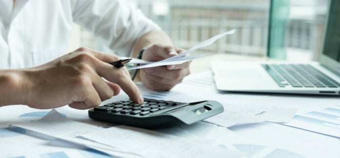 Παραμονή Πρωτοχρονιάς: Ποιες φορολογικές υποχρεώσεις πρέπει να τακτοποιηθούν σήμερα