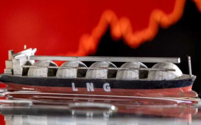 Παραβίαση των κυρώσεων από την Ρωσία: Και δεύτερο δεξαμενόπλοιο με LNG πρoς άγνωστη κατεύθυνση