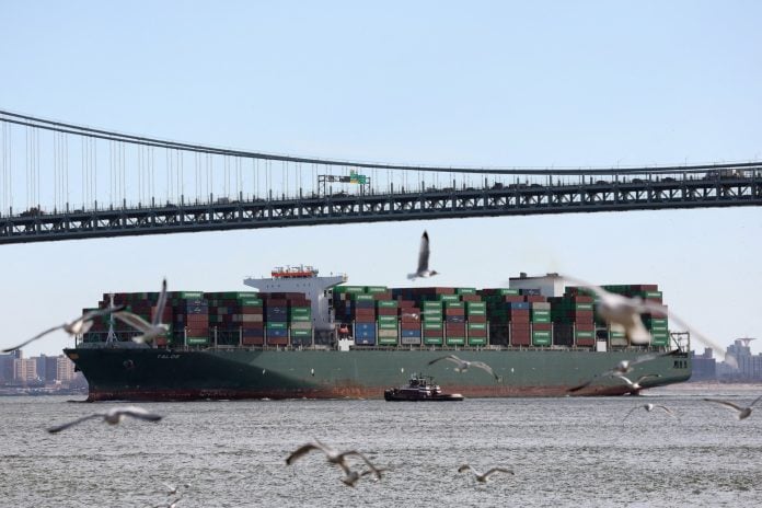 Πώς θα γίνουν οι επιστροφές χρημάτων μετά την απόφαση του Ανώτατου Δικαστηρίου των ΗΠΑ για τους δασμούς του Τραμπ;