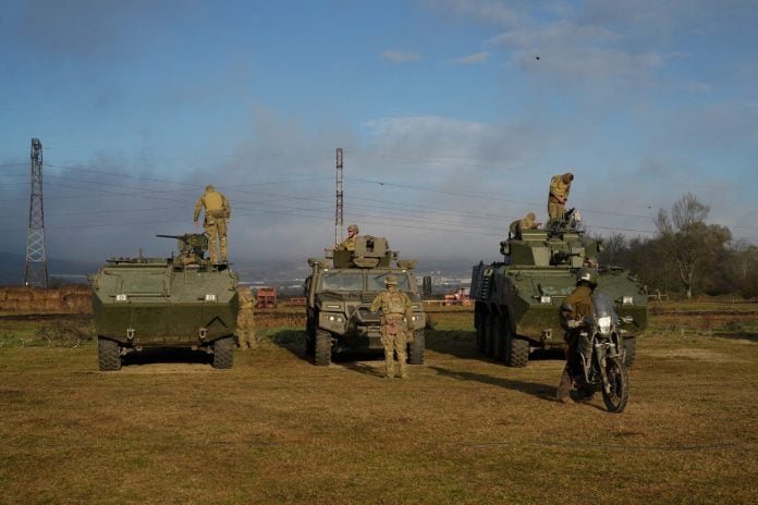 Reuters: Η ευρωπαϊκή άμυνα θα μπορούσε να χρηματοδοτηθεί με περισσότερα από 430 δισεκ. ευρώ μέσω ESM