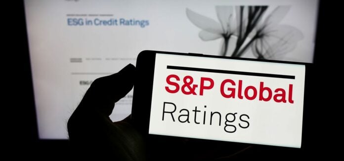 S&P: Ελλάδα και Κύπρος τρέχουν πιο γρήγορα από την Ευρωζώνη – Πού μπορεί να…σκοντάψουν