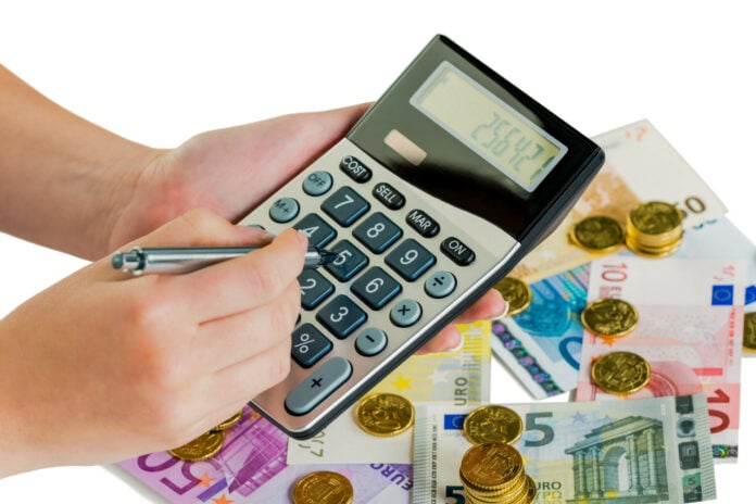 Στα ύψη παραμένουν τα χρέη του Δημοσίου προς του ιδιώτες