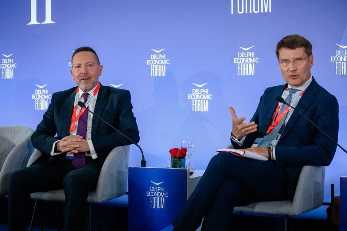 Στουρνάρας από Δελφούς: Θα κάνουμε ό,τι χρειαστεί αν η κρίση επιμείνει