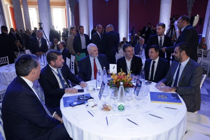 Τα στιγμιότυπα που ξεχώρισαν στο 4ο Οικονομικό Συνέδριο της «Ναυτεμπορικής»