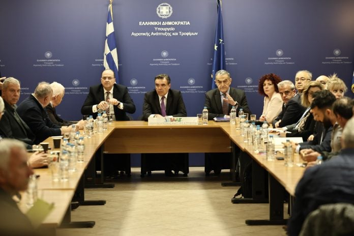 Τι αποφασίστηκε στη σύσκεψη για τον αφθώδη πυρετό στη Λέσβο: Ομάδα διαχείρισης κρίσης και σχέδιο μερικής διακίνησης τυριών υπό όρους