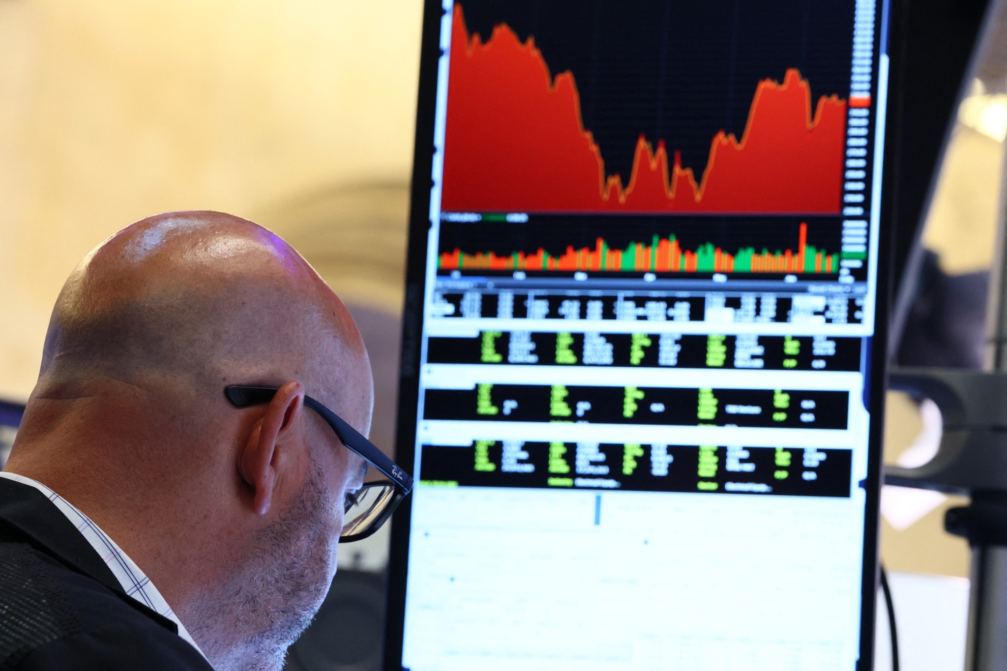 Το σήμα Τραμπ για το Ιράν, τα σενάρια για το πετρέλαιο και οι αγορές που ποντάρουν κατά του πολέμου