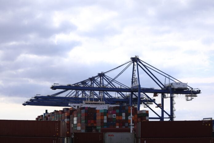 Υποχώρησε κάτω από τα 30 δισ. το εμπορικό έλλειμμα στο 11μηνο του 2025 – Με αρνητικό πρόσημο οι εξαγωγές