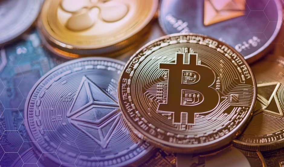 Οι επενδυτές ETF αποσύρονται από το Bitcoin και το Ether καθώς τα ταμεία altcoin ακολουθούν αντίθετη πορεία.