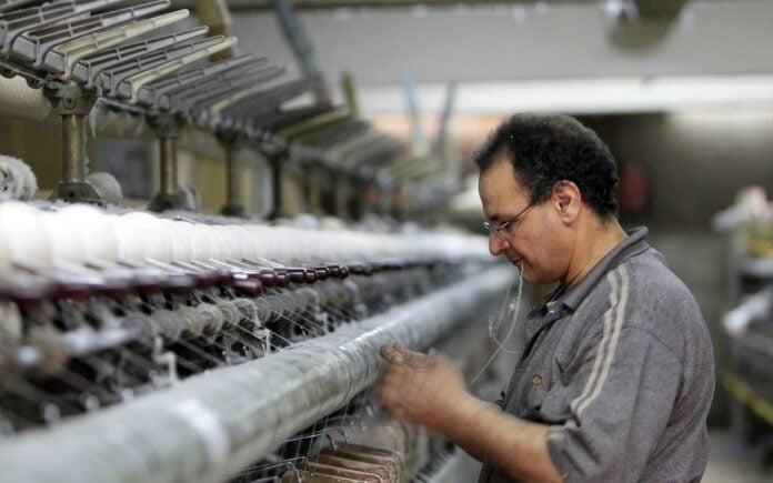 Ελληνική μεταποίηση: Στις 52.7 μονάδες ο δείκτης PMI τον Νοέμβριο – Ασθενέστερες αυξήσεις στην παραγωγή και τις νέες πωλήσεις