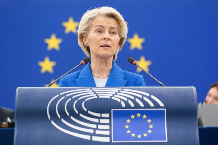 Φον ντερ Λάιεν: Η Ευρώπη πρέπει να υπερασπιστεί την πράσινη τεχνολογία απέναντι στην Κίνα