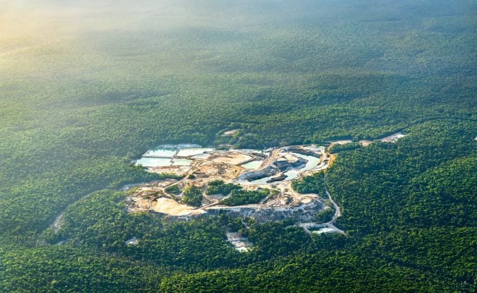 Η χώρα – έκπληξη που πλουτίζει από τον πόλεμο στο Ιράν