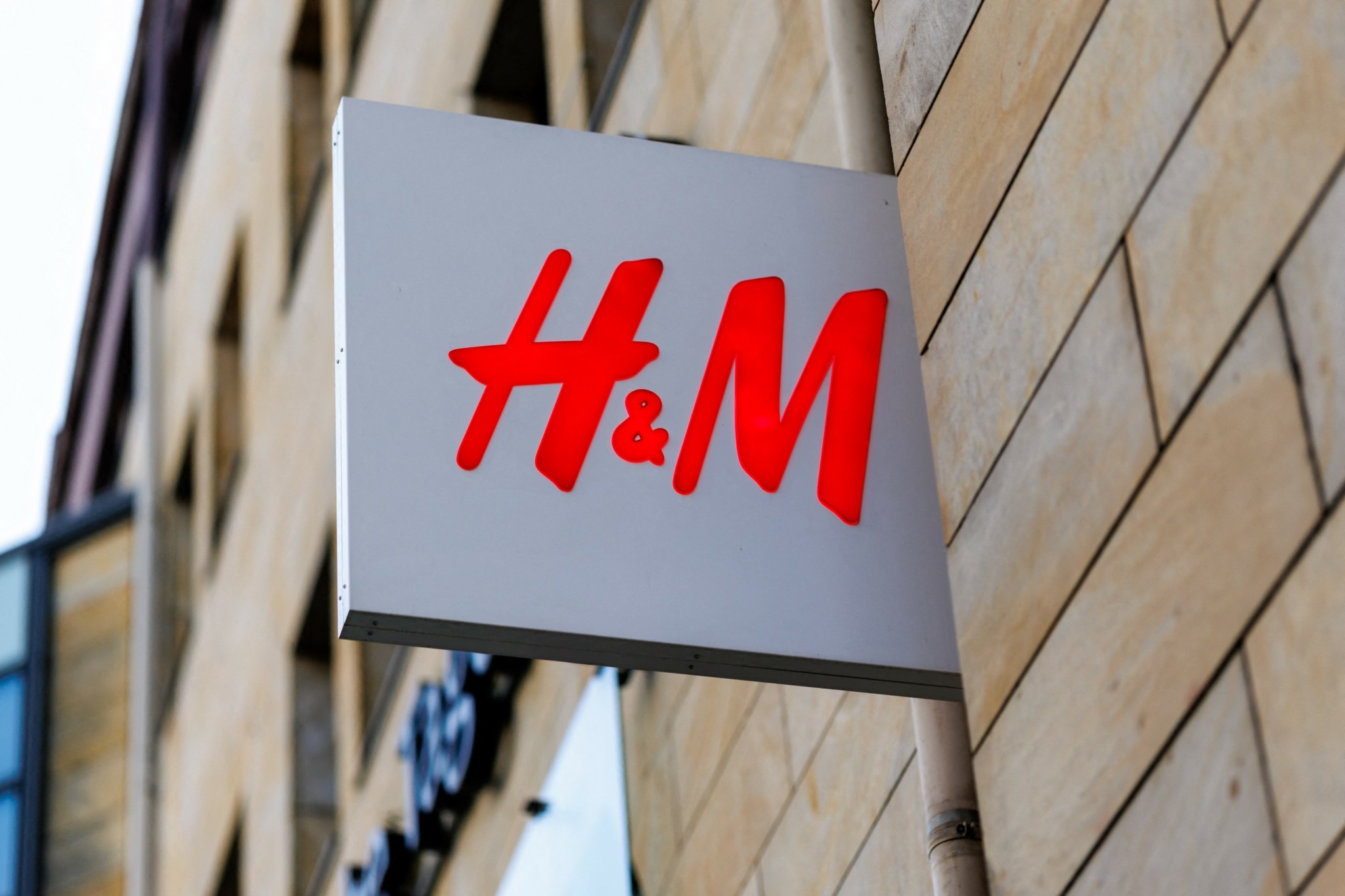 H&M: Στις αγορές με ομόλογο 500 εκατ. ευρώ μετά από δύο χρόνια