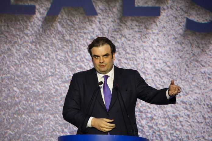 Κ. Πιερρακάκης στο Bloomberg: Στόχος το χρέος να υποχωρήσει κάτω από το 120% έως το 2030