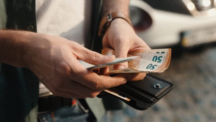 Καταναλωτική πίστη: Αύξηση 15,1% οι εκταμιεύσεις του 2025