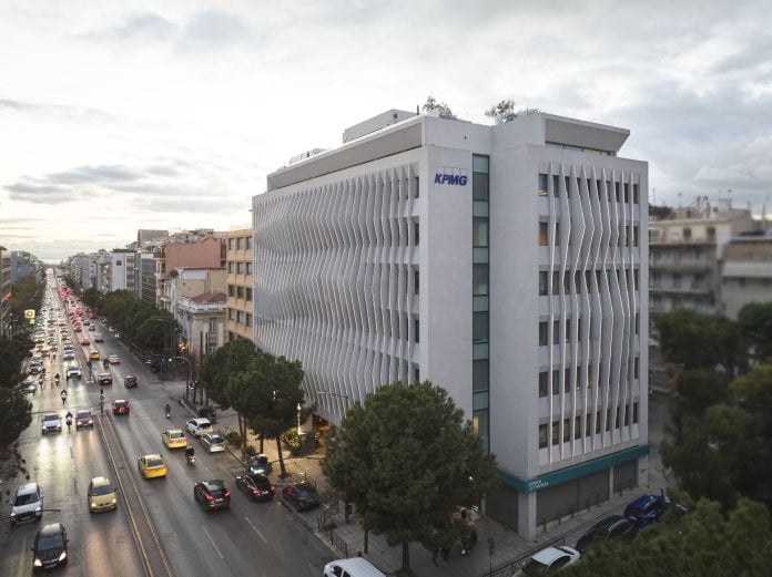 KPMG: Το 94% των επιχειρήσεων έδωσαν αυξήσεις σε τουλάχιστον μία κατηγορία εργαζομένων το 2025