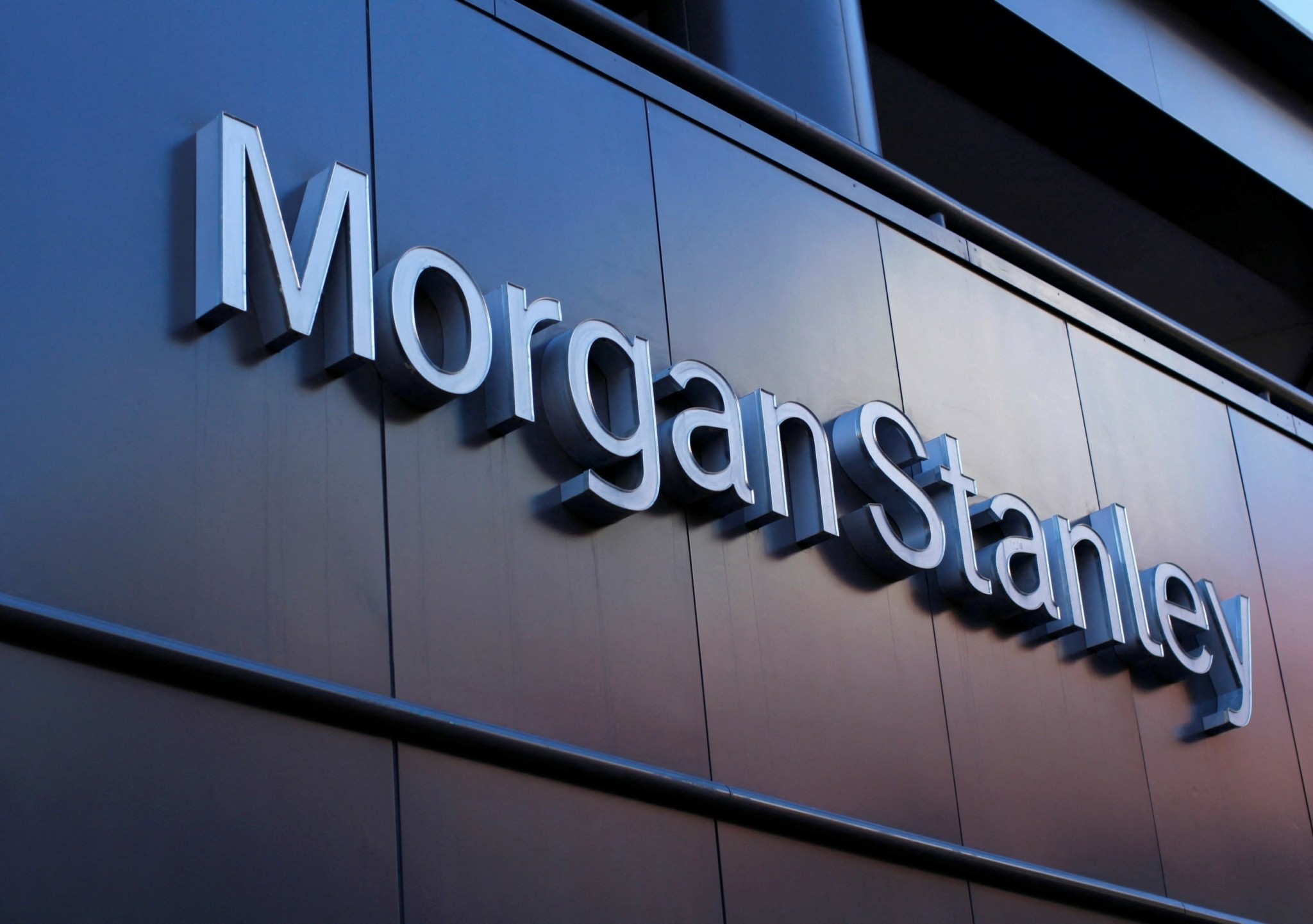 Morgan Stanley: Kορυφαία επιλογή οι ελληνικές μετοχές το 2026 (πίνακες)