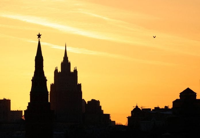 Reuters: Η Ρωσία σχεδιάζει περικοπές 10% σε όλες τις «μη ευαίσθητες» δαπάνες στον προϋπολογισμό του 2026