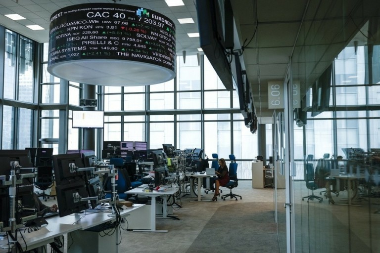 Σε θετικό τέμπο οι ευρωπαϊκές αγορές – Στο επίκεντρο η Fed και οι εξελίξεις στο Ουκρανικό