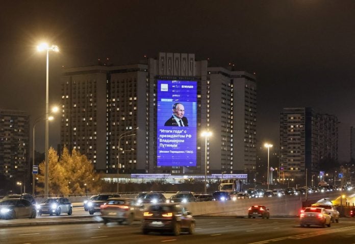 Το ρωσικό παράδοξο της πολεμικής οικονομίας: Γιατί οι δυτικές κυρώσεις δεν «λυγίζουν την καμήλα»