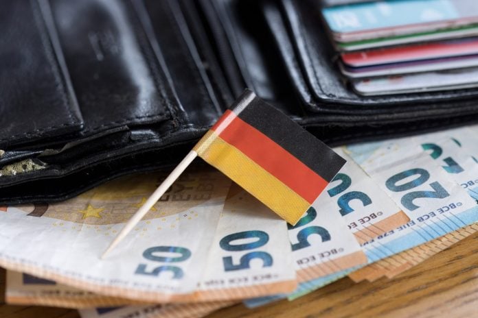 Δημοσκόπηση Ινστιτούτου YouGov: Οι Γερμανοί αποταμιεύουν περισσότερο από όσο χρειάζεται και είναι υπερβολικά απαισιόδοξοι