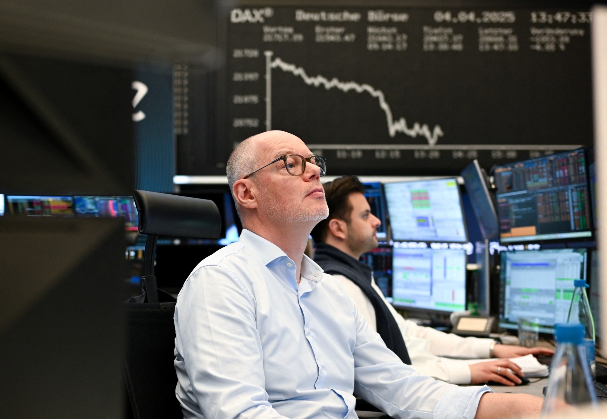 Ευρωαγορές: «Με το αριστερό» στην εβδομάδα, με φόντο τους δασμούς Τραμπ