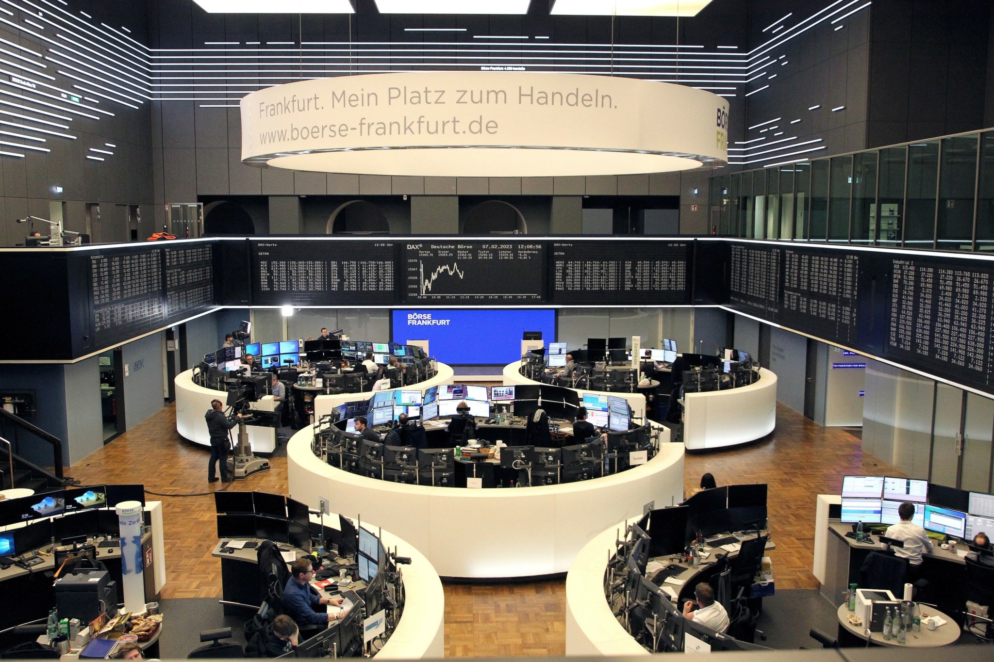 Ευρωπαϊκές αγορές: Θετικό άνοιγμα με το βλέμμα στις εξελίξεις στη Βενεζουέλα