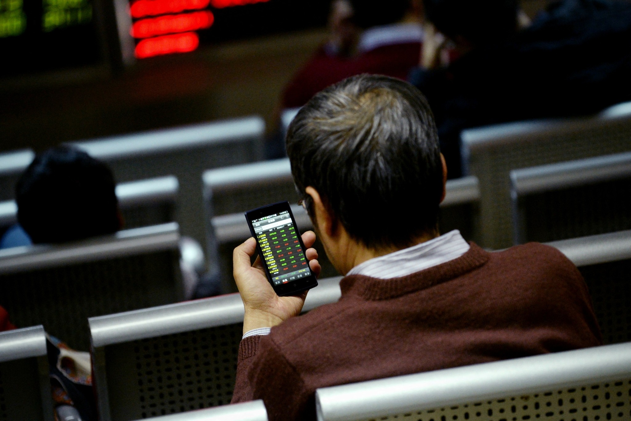 Fed και σπάνιες γαίες εκτοξεύουν τον Nikkei σε ιστορικό ράλι – Μεικτά πρόσημα στην Ασία