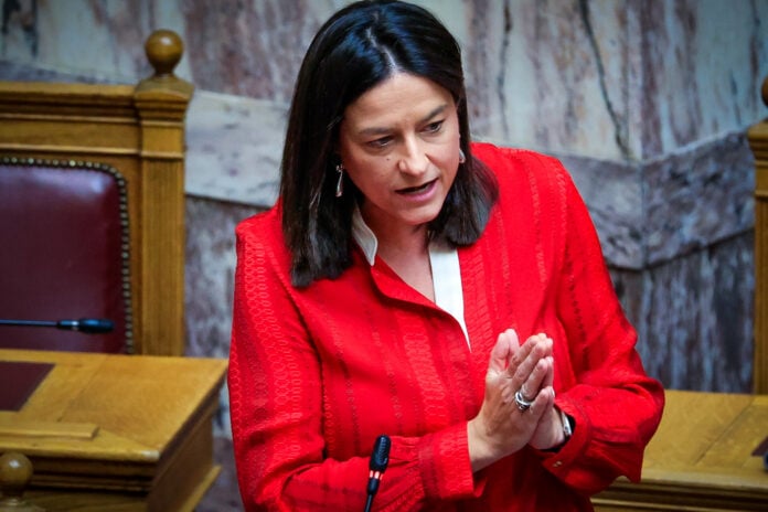 Κεραμέως: Καμία αύξηση πέραν του συνηθισμένου στις εισφορές ελευθέρων επαγγελματιών