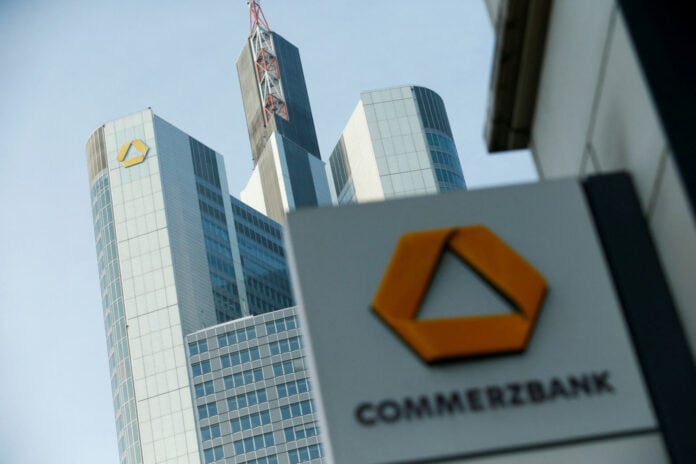 Νέα κίνηση UniCredit για την Commerzbank – Αυξάνει την πίεση για εξαγορά