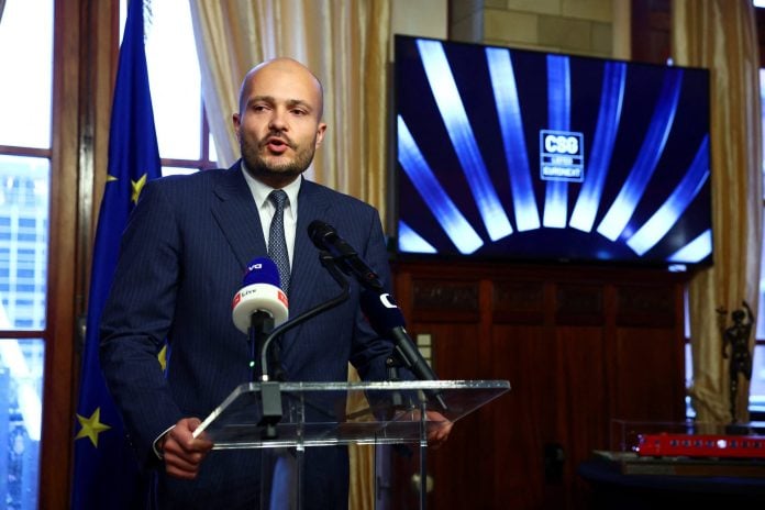 Ο 33χρονος Τσέχος που έβαλε στην άκρη φέτος 22 δισ. δολάρια – Απέκτησε περισσότερο πλούτο από οποιονδήποτε άλλον εκτός από τον Έλον Μασκ