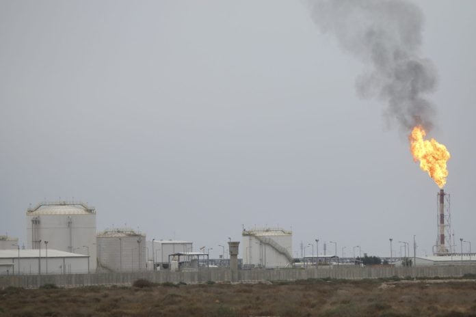 Οι ΗΠΑ απειλούν να στερήσουν από το Ιράκ πετρελαϊκά έσοδα λόγω της ιρανικής επιρροής