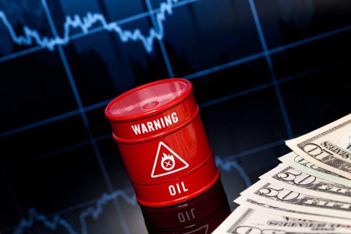 Πετρέλαιο: 2 αγορές, 2 πραγματικότητες – Bουτιά στα futures, «φωτιά» στις τιμές των φυσικών φορτίων