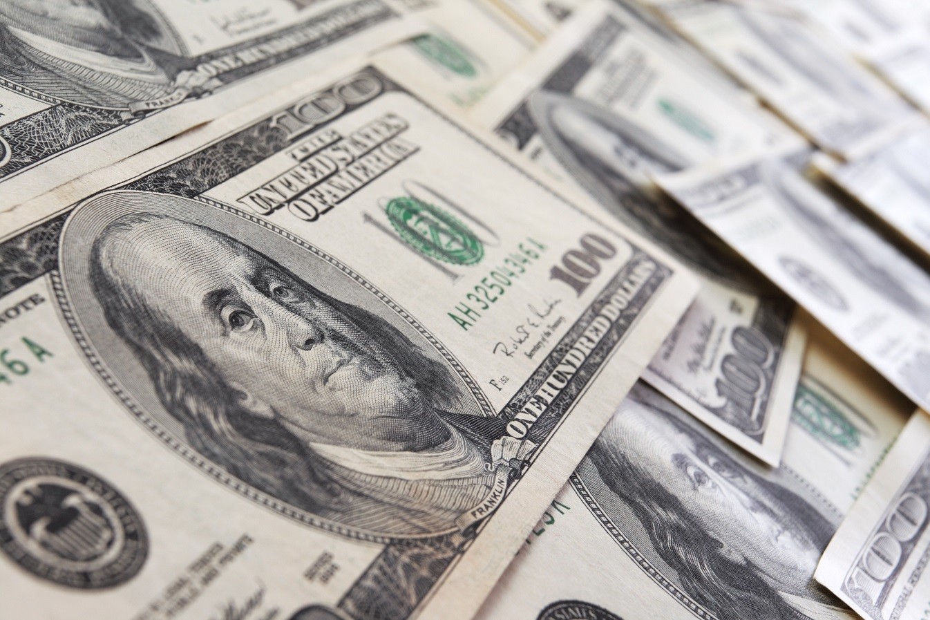 Πλήγμα για το δολάριο το άνοιγμα των Στενών του Ορμούζ – «Έσβησαν» τα κέρδη του πολέμου