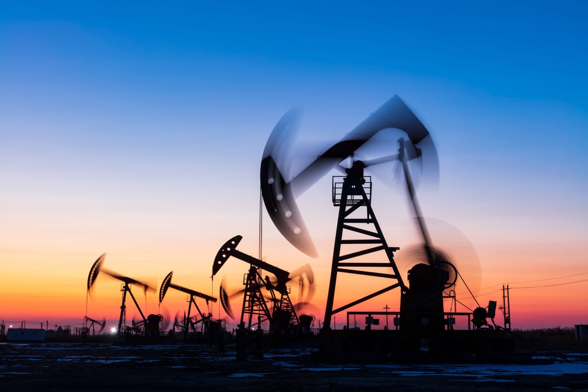 Σε καθεστώς backwardation βρίσκεται η αγορά πετρελαίου σύμφωνα με τους αναλυτές (γράφημα)