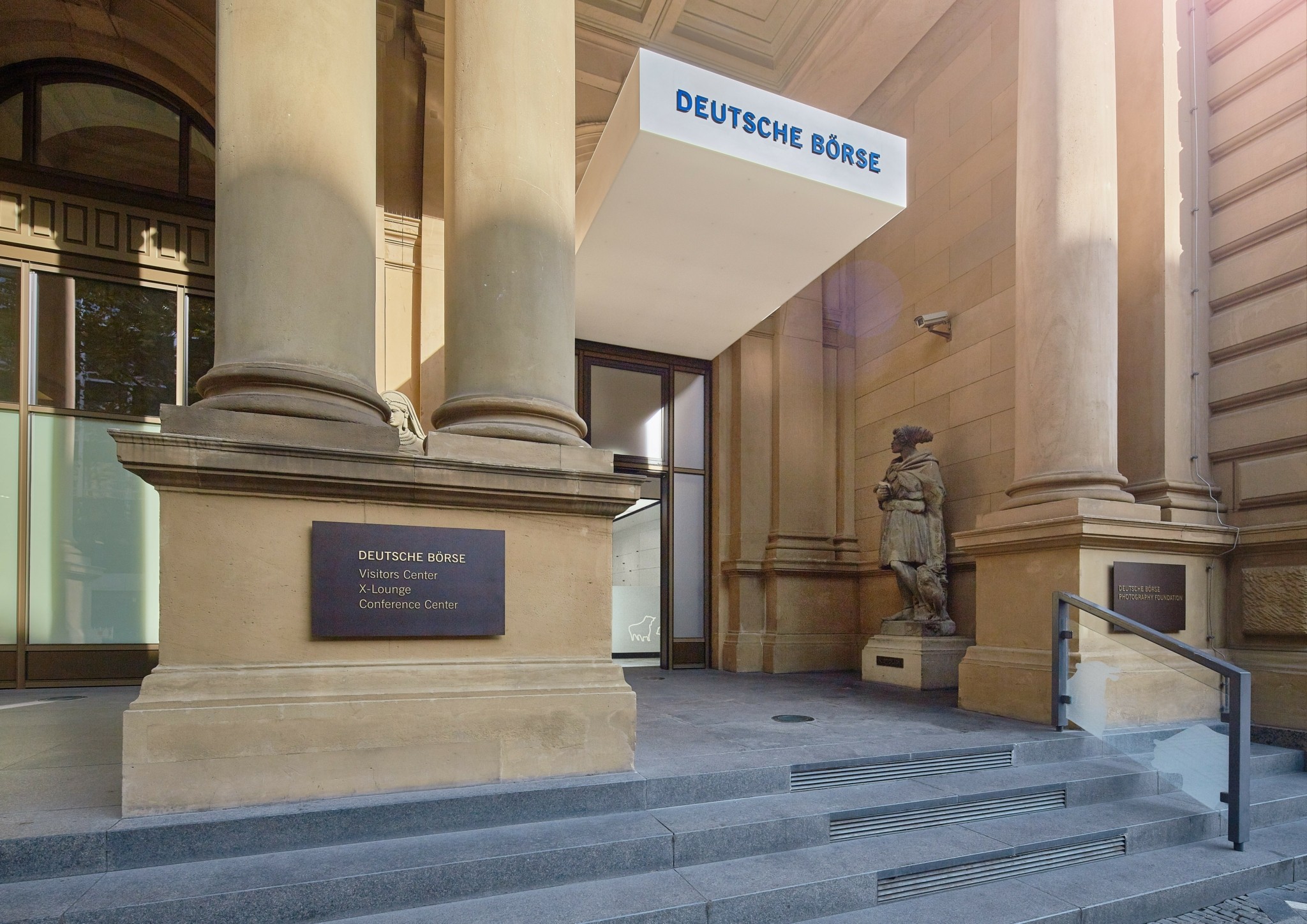 Σταθεροποιητικά οι ευρωπαϊκές αγορές μετά τις απειλές Τραμπ για Γροιλανδία