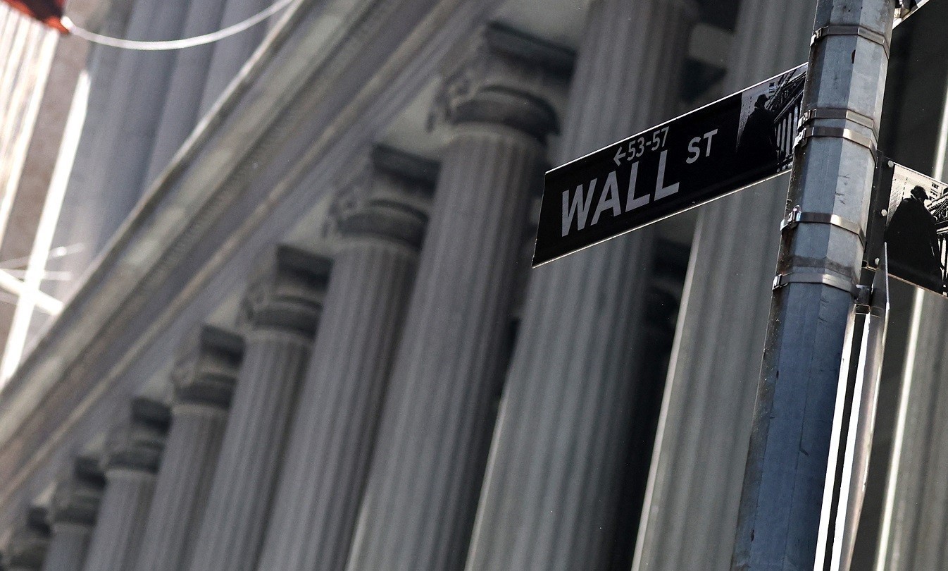 Στο «κόκκινο» η Wall Street λόγω του ενεργειακού σοκ στον Περσικό Κόλπο