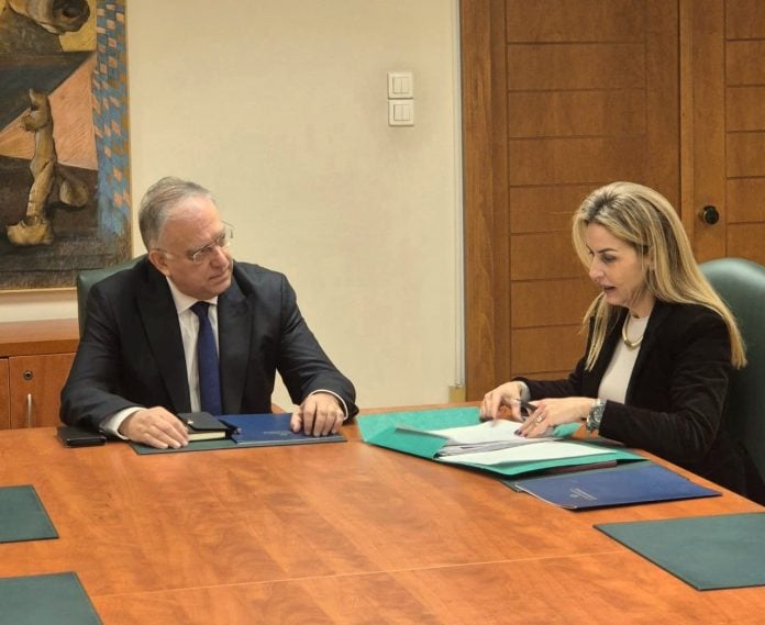 Τ. Θεοδωρικάκος: Πλήρης επάρκεια προϊόντων – Συνάντηση με τη διοικήτρια της ανεξάρτητης αρχής ελέγχου της αγοράς