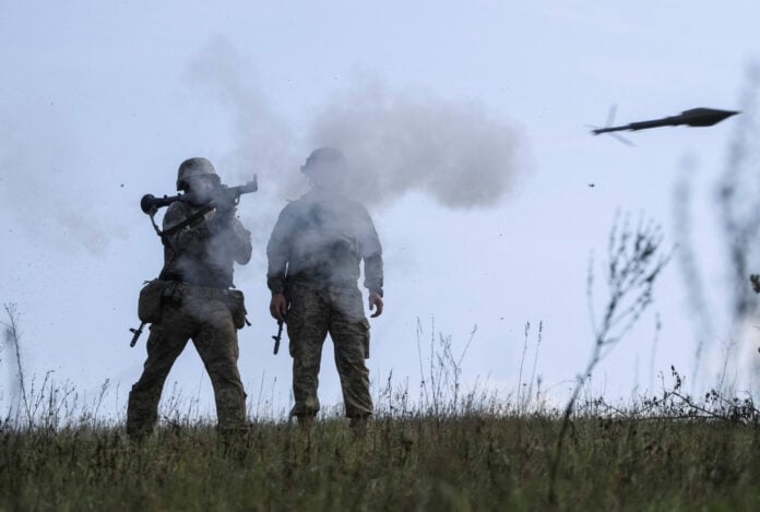 Το «άγχος της ειρήνης» βυθίζει τις μετοχές των αμυντικών βιομηχανιών