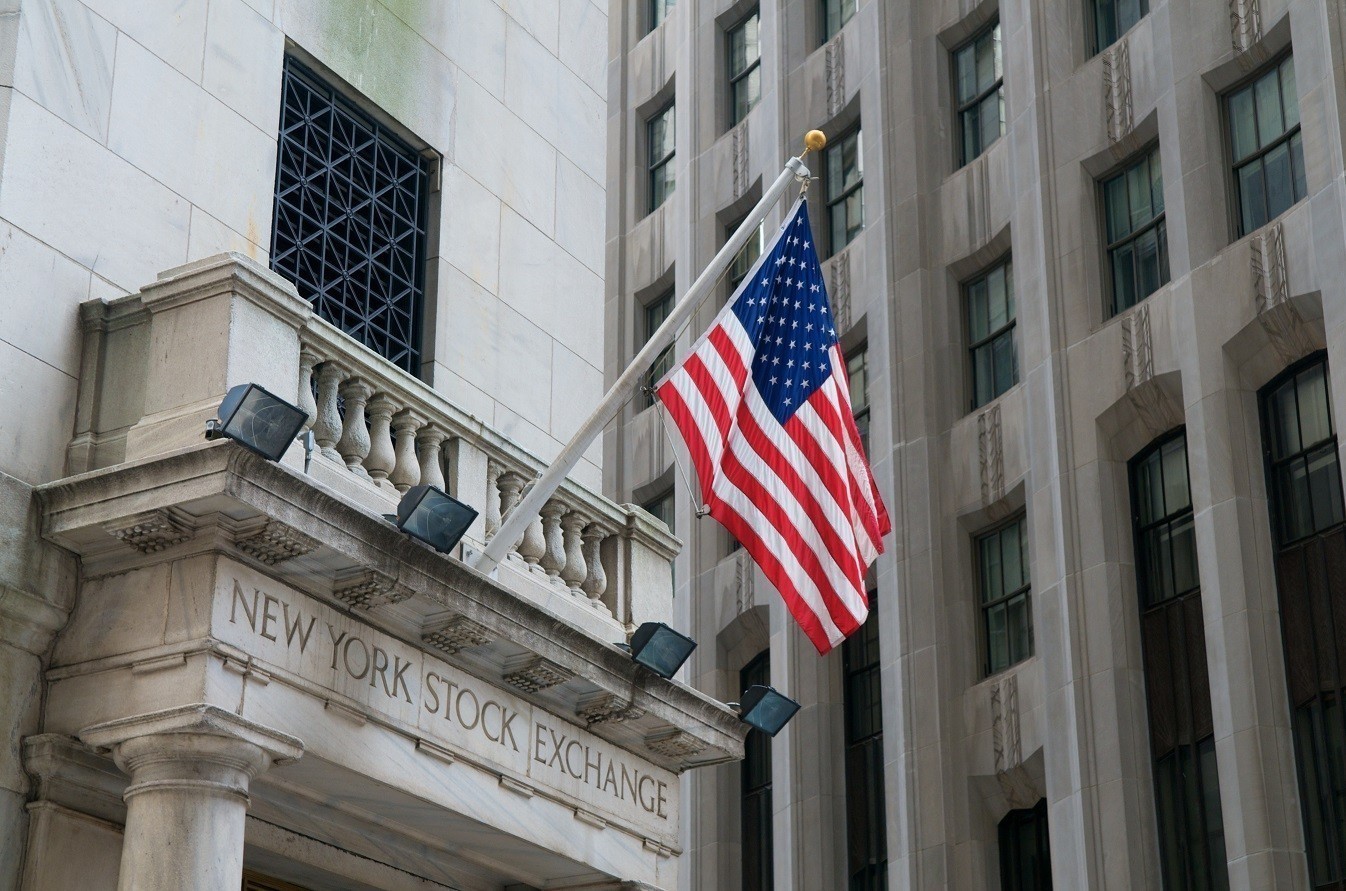 Wall Street: «Ανάσα» ανόδου από την παράταση της εκεχειρίας και τα ισχυρά εταιρικά αποτελέσματα