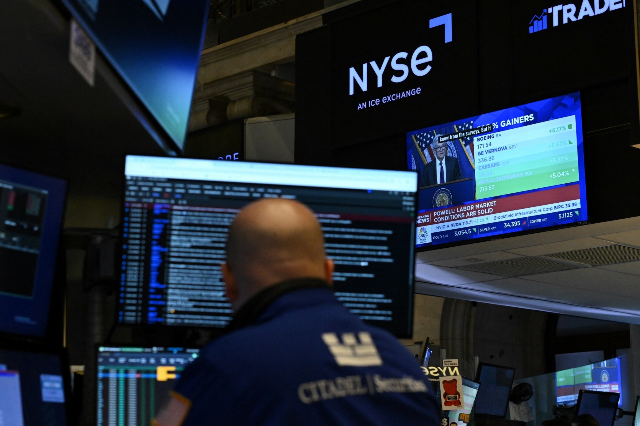 Wall Street: Επανέρχεται η διάθεση για ρίσκο ενόψει συμφωνίας για λήξη του shutdown