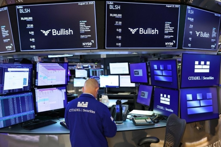 Wall Street: Hπια ανάκαμψη μετά το «σήμα ηρεμίας» του Τραμπ για την Κίνα – Άνοδος στις περιφερειακές τράπεζες