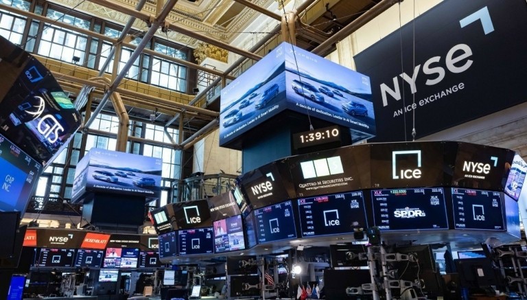 Wall Street: Ρευστοποιήσεις μετά τα ιστορικά υψηλά – Οι επενδυτές ζυγίζουν τα νέα δεδομένα