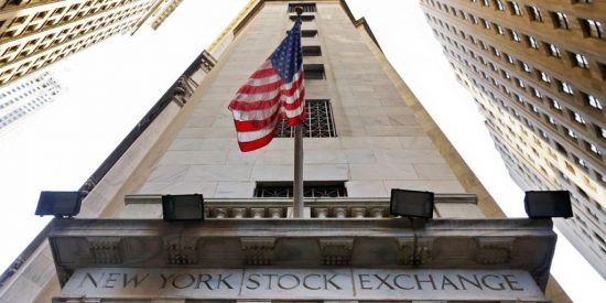 Wall Street: Σε θετικό έδαφος οι δείκτες με τους επενδυτές αναμένουν εταιρικά αποτελέσματα και στοιχεία για τον πληθωρισμό