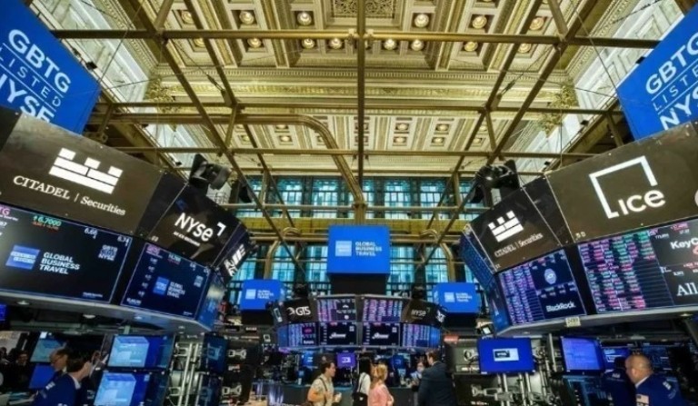 Wall Street: Τρίτο σερί ρεκόρ για τον Dow πάνω από τις 50.000 μονάδες